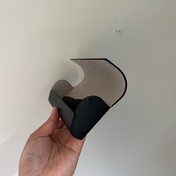 NWT WeWoreWhat never worn sunglasses “the backyard” black with grey tint - Picture 4 of 4